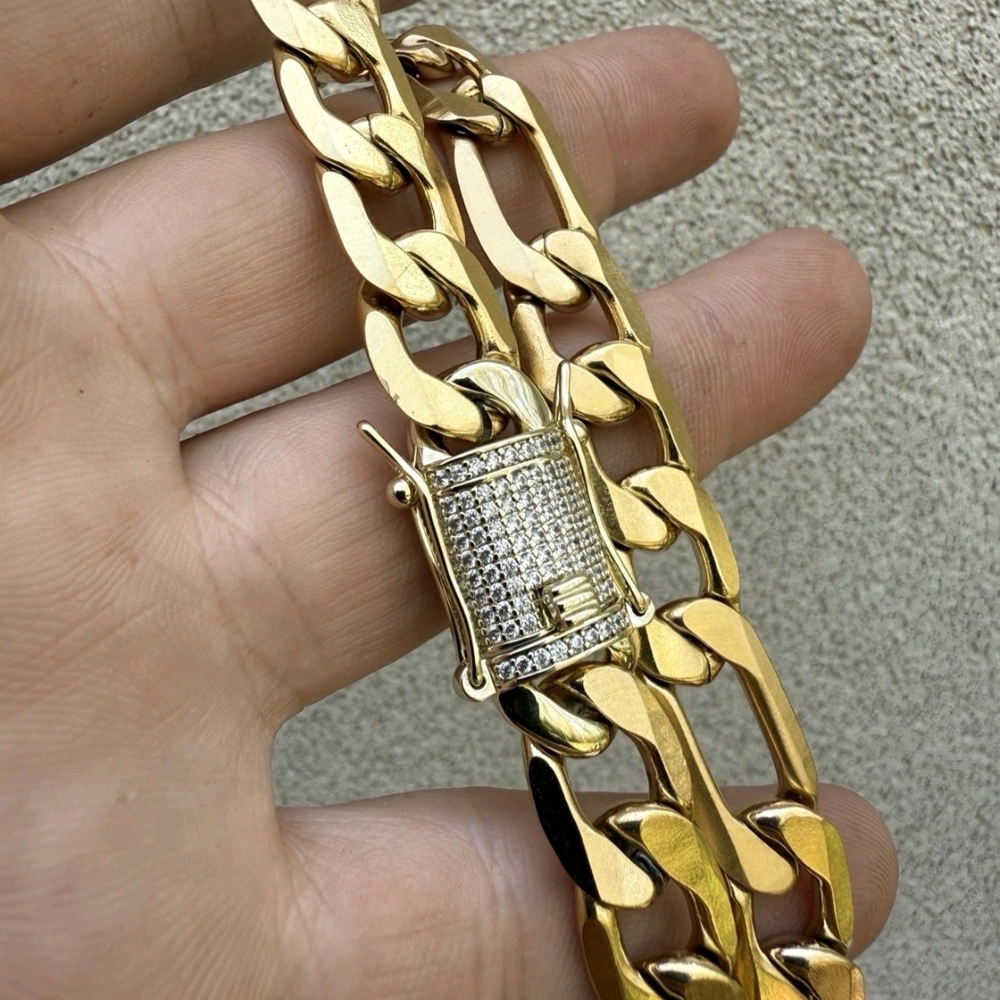 14k Gold Plated Steel 12mm Figaro Chain W. Iced CZ Clasp 30” Chain - Picture 3 of 6